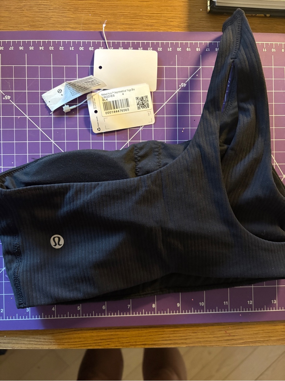 New ribbed Lulu Lemon Nulu Bra in black - Picture 3 of 3